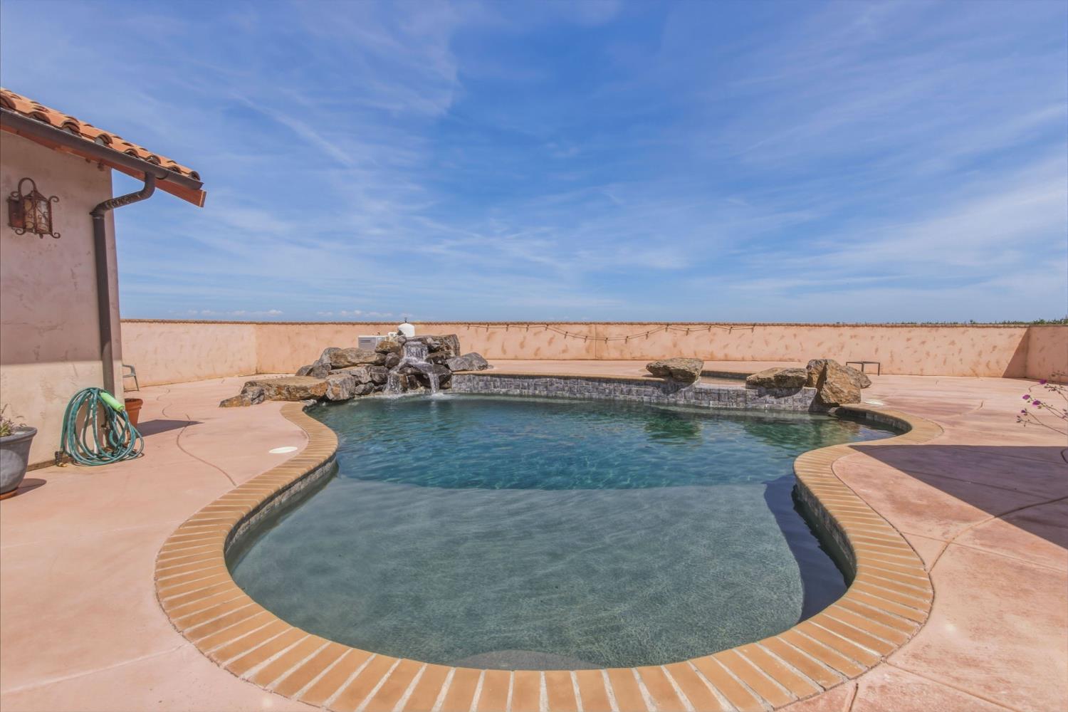 14963 Moraga Rd, Los Banos, CA 93635
