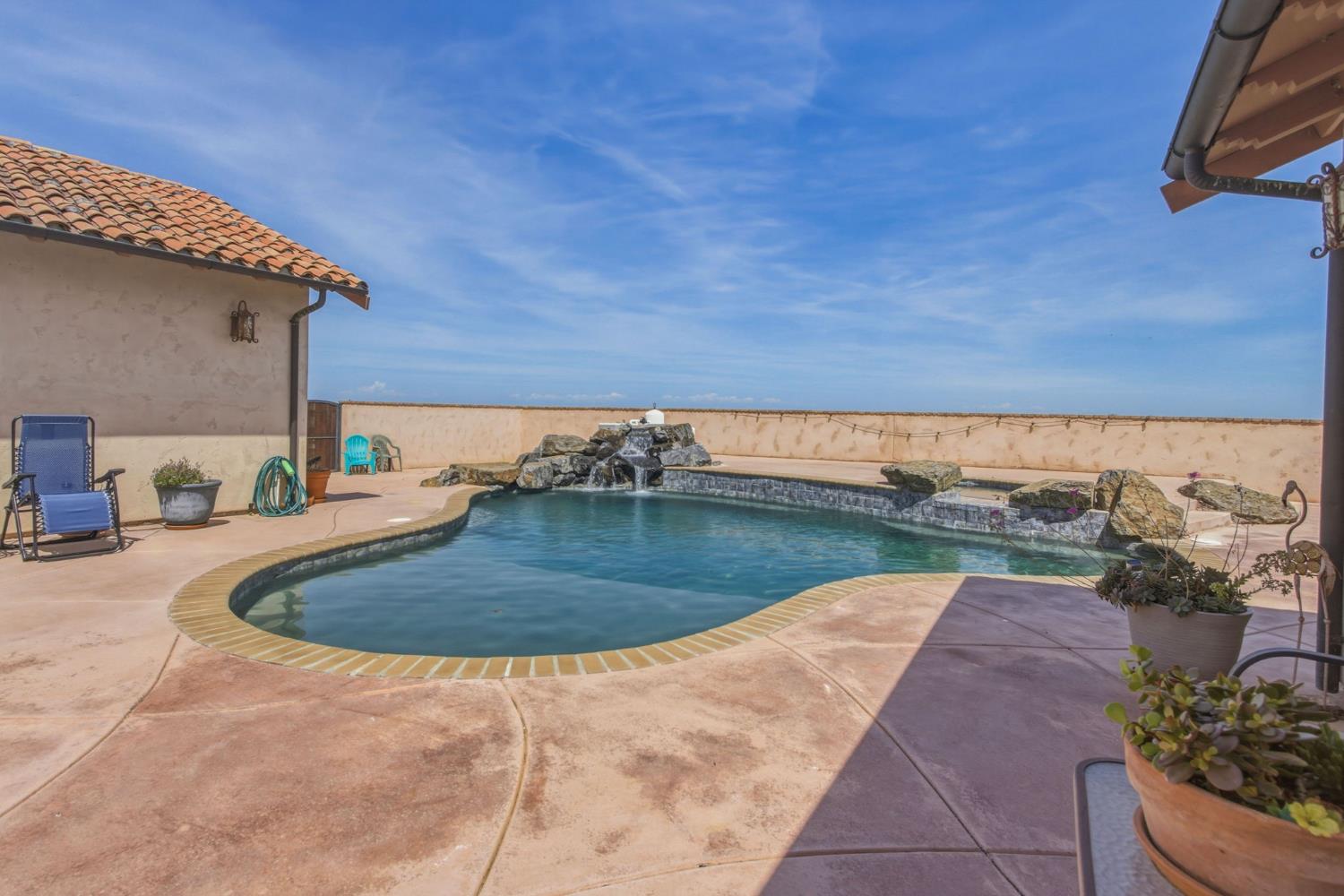 14963 Moraga Rd, Los Banos, CA 93635