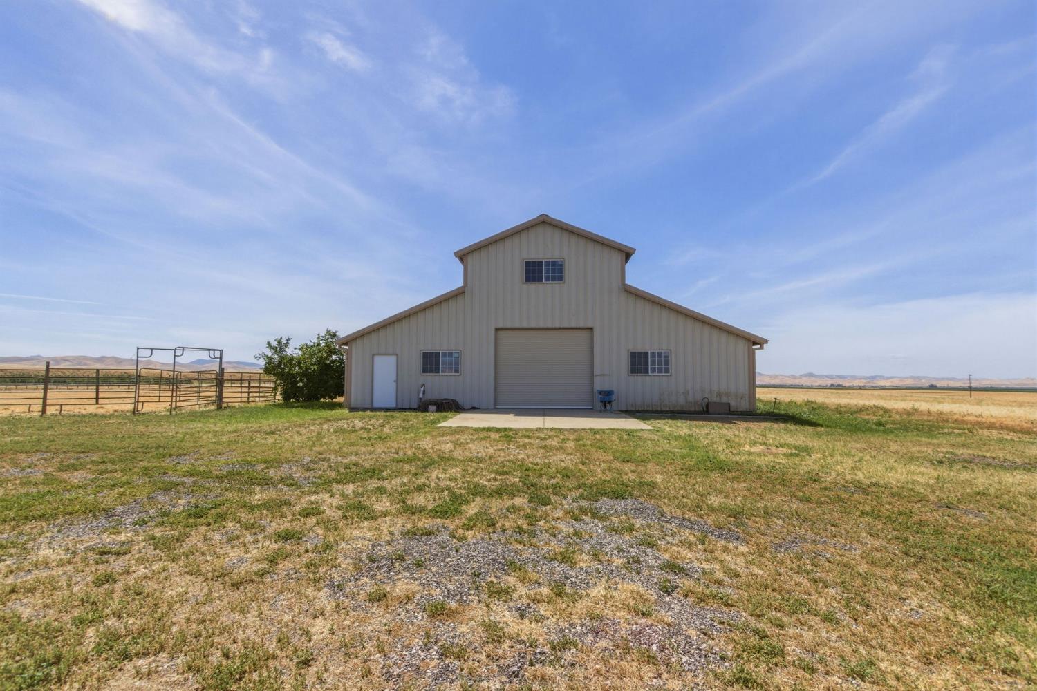 14963 Moraga Rd, Los Banos, CA 93635