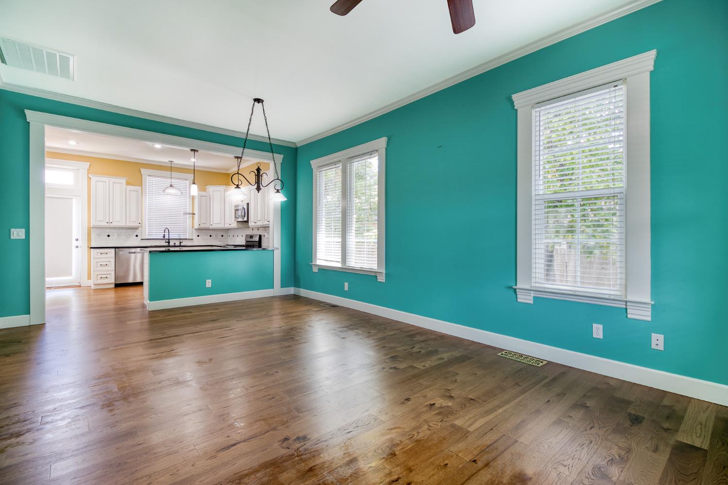 253 N 1st Ave, Oakdale, CA 95361