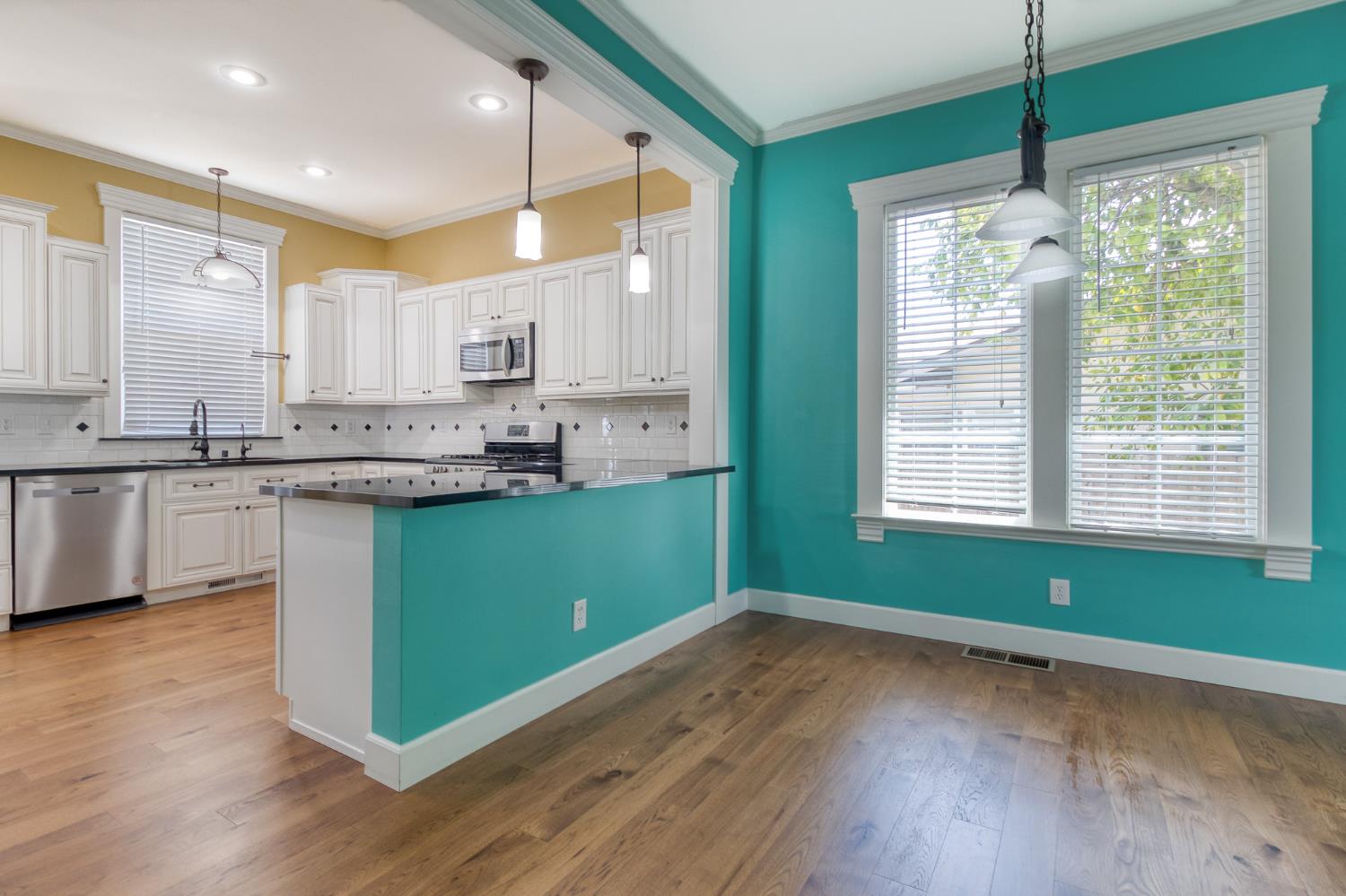 253 N 1st Ave, Oakdale, CA 95361