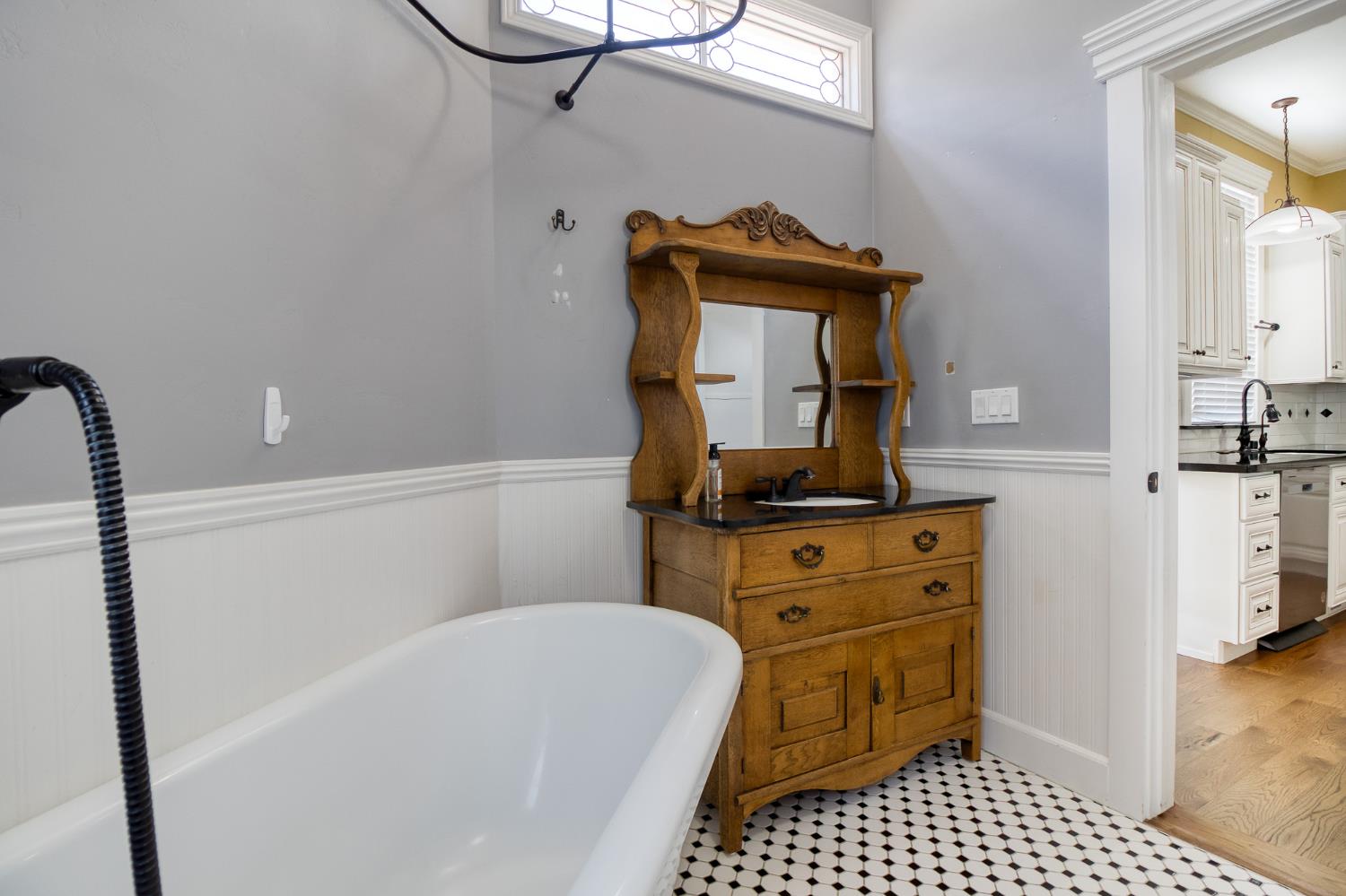 253 N 1st Ave, Oakdale, CA 95361