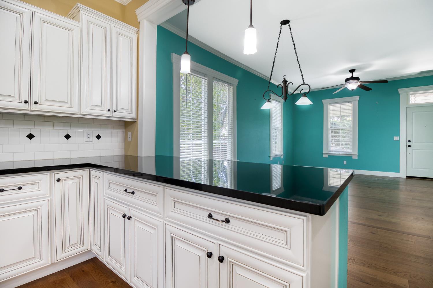 253 N 1st Ave, Oakdale, CA 95361