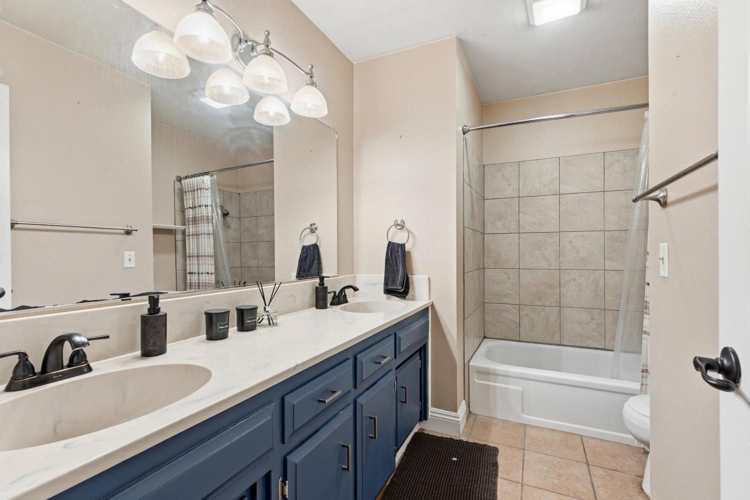2412 Brodalski St, Atwater, CA 95301