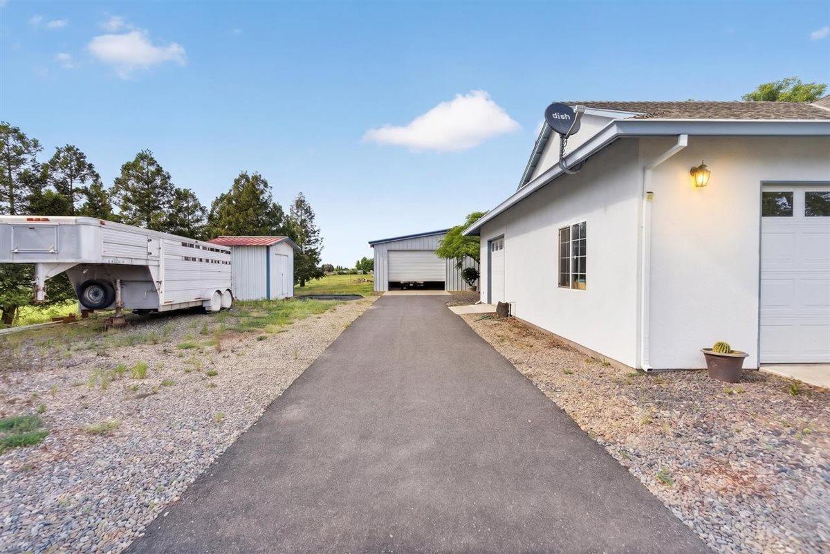 29765 E Chapman Way, Escalon, CA 95320
