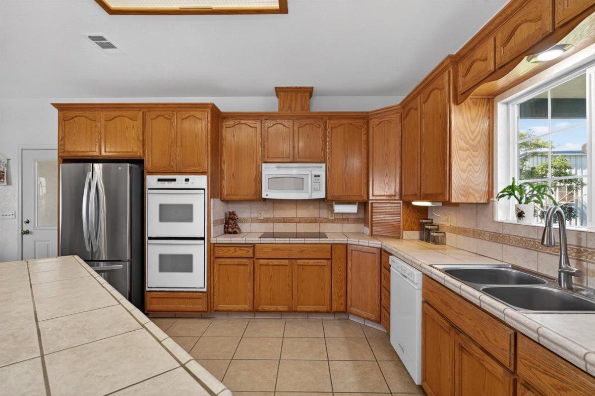 29765 E Chapman Way, Escalon, CA 95320
