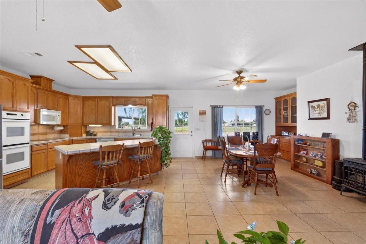 29765 E Chapman Way, Escalon, CA 95320