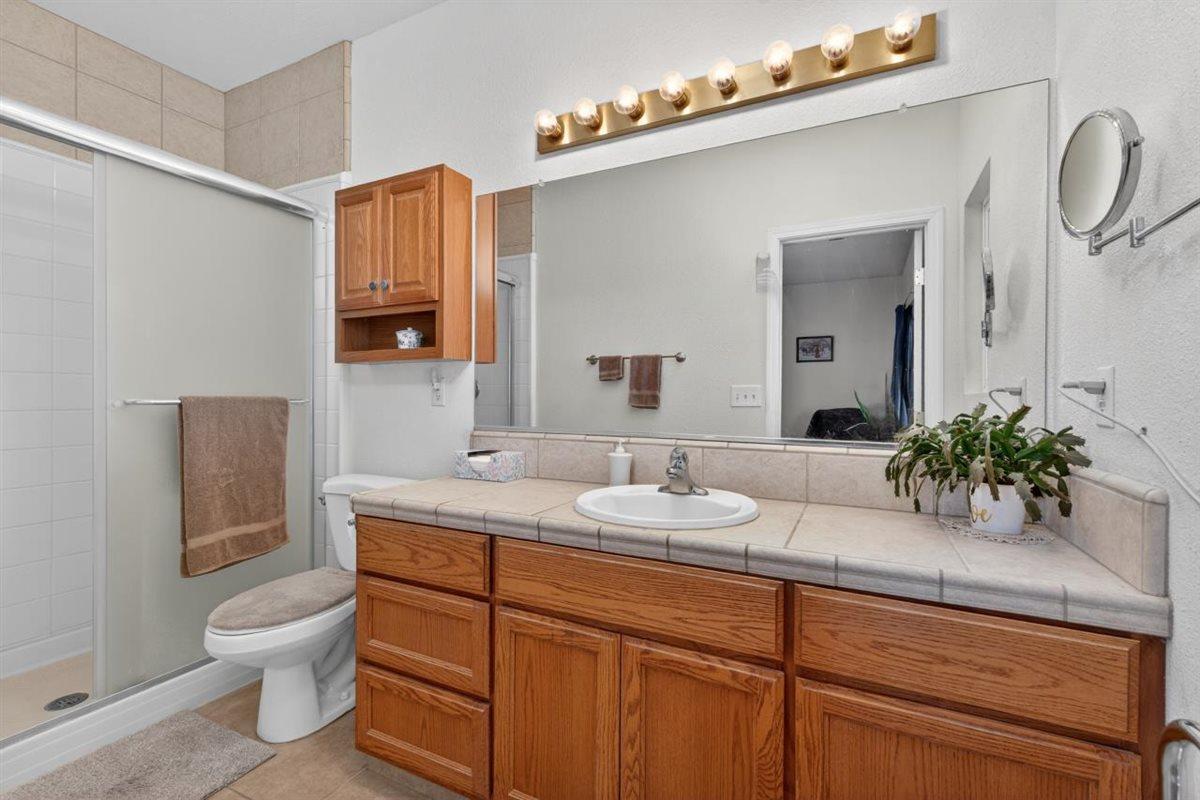 29765 E Chapman Way, Escalon, CA 95320
