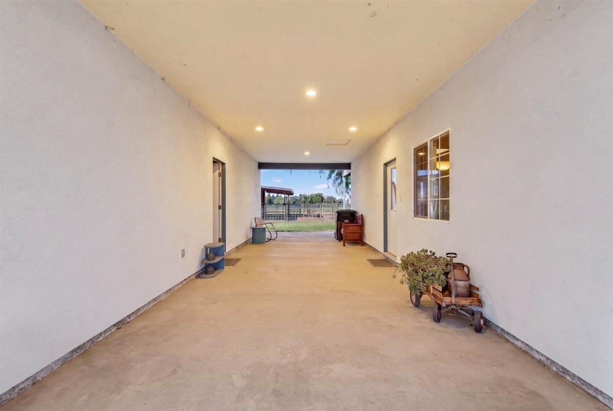 29765 E Chapman Way, Escalon, CA 95320