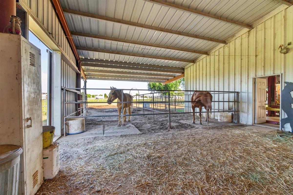 29765 E Chapman Way, Escalon, CA 95320