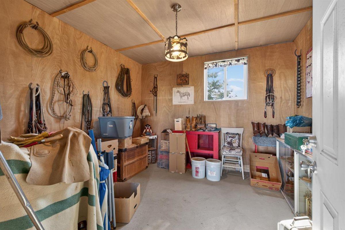 29765 E Chapman Way, Escalon, CA 95320