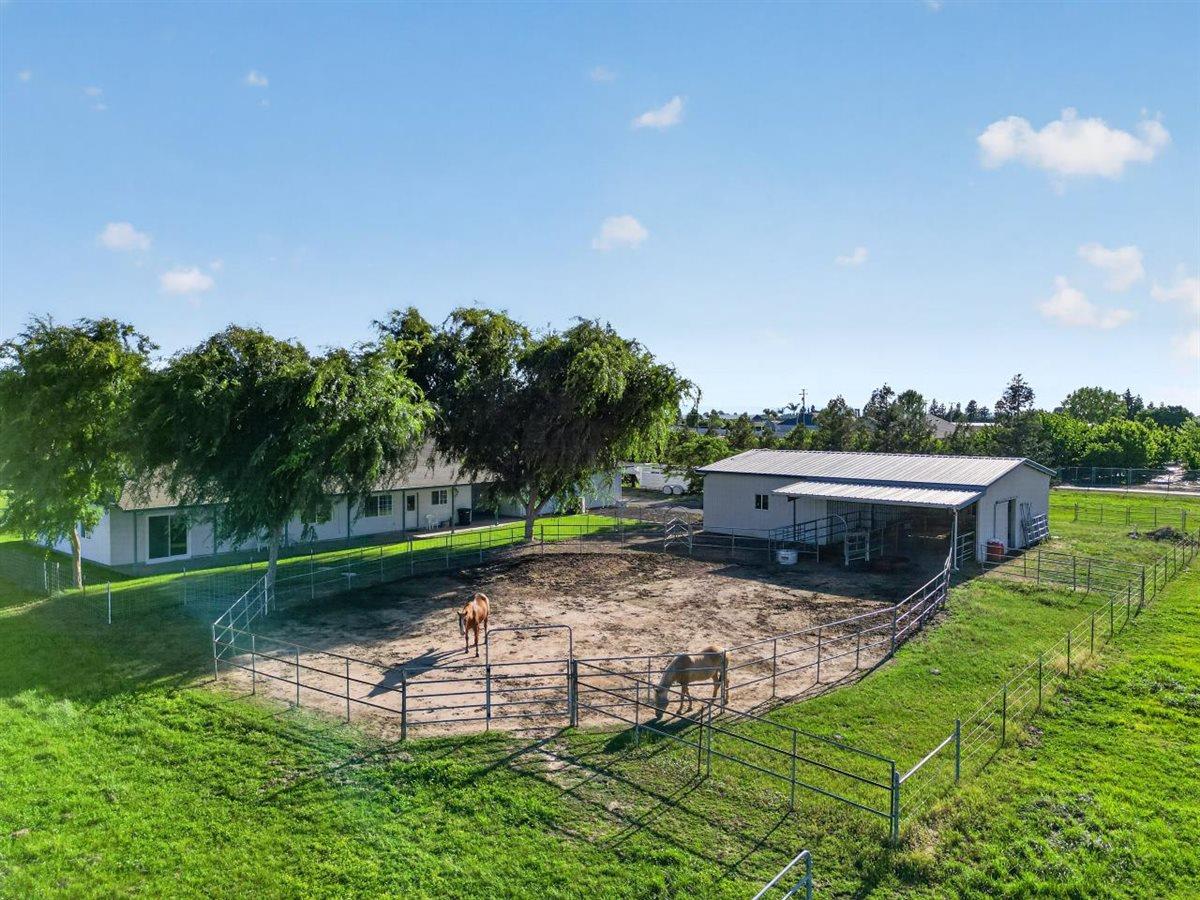 29765 E Chapman Way, Escalon, CA 95320