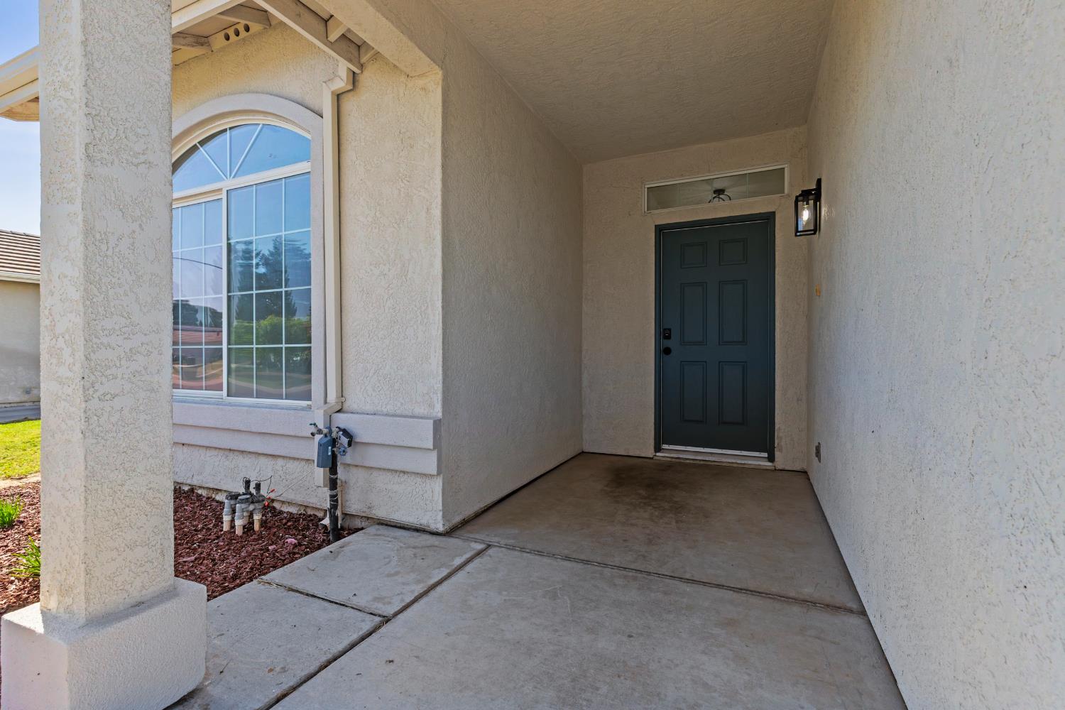 2210 Birchwood Ct, Merced, CA 95341