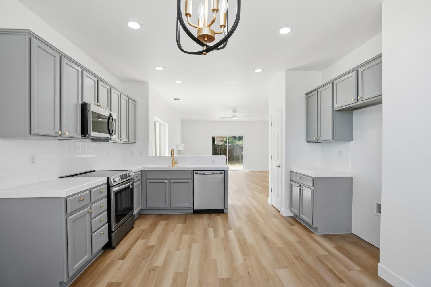 2210 Birchwood Ct, Merced, CA 95341