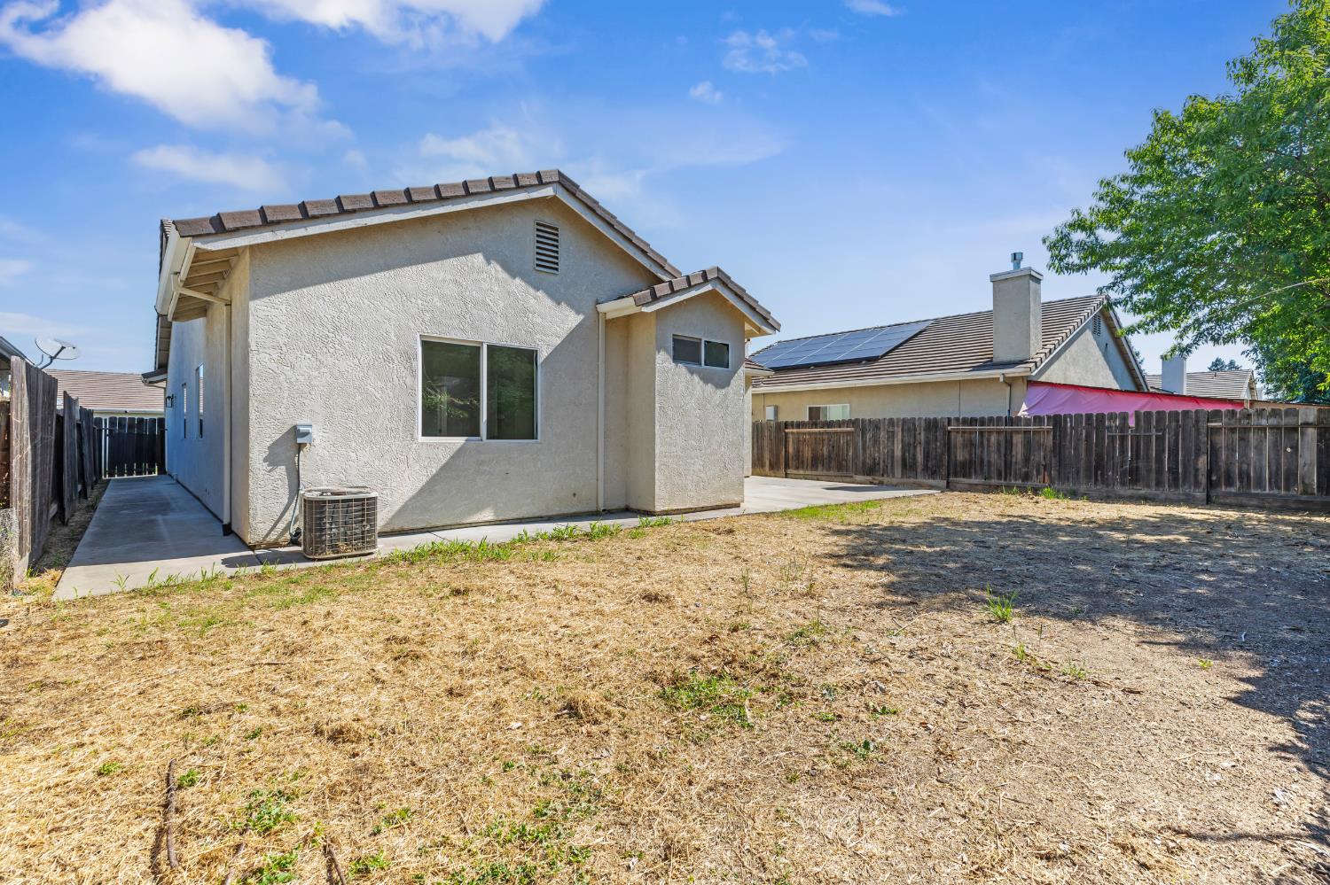 2210 Birchwood Ct, Merced, CA 95341