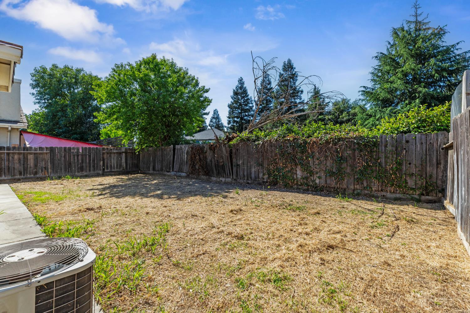 2210 Birchwood Ct, Merced, CA 95341