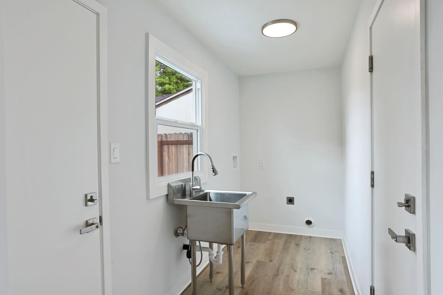 1834 Maria Ct, Modesto, CA 95354