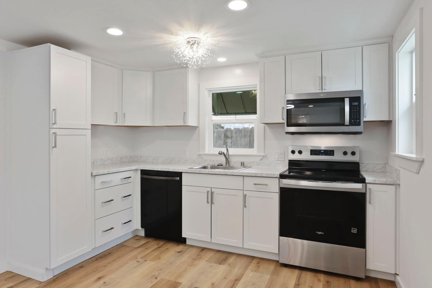 1834 Maria Ct, Modesto, CA 95354
