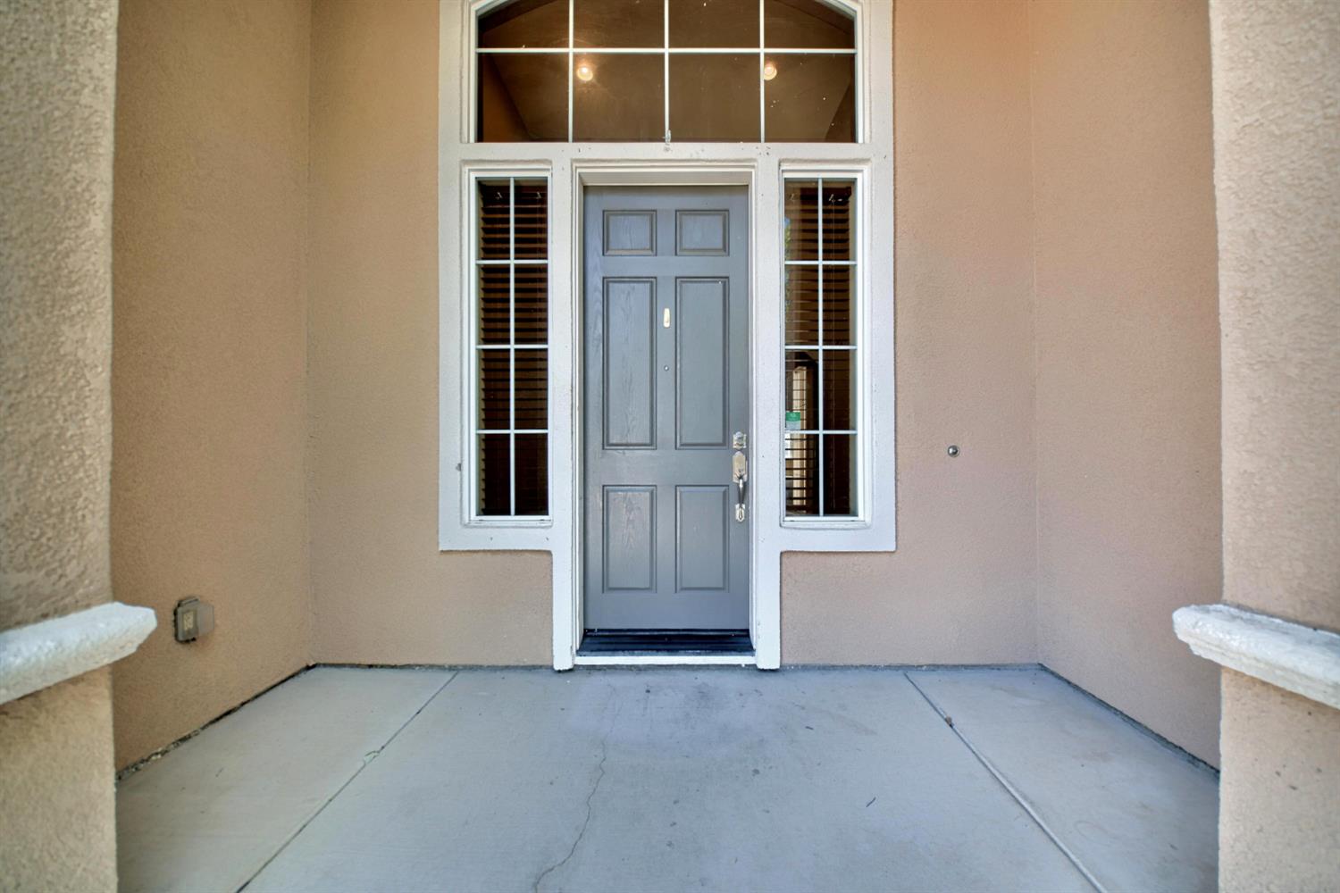 2153 Saddlebrook Ln, Oakdale, CA 95361