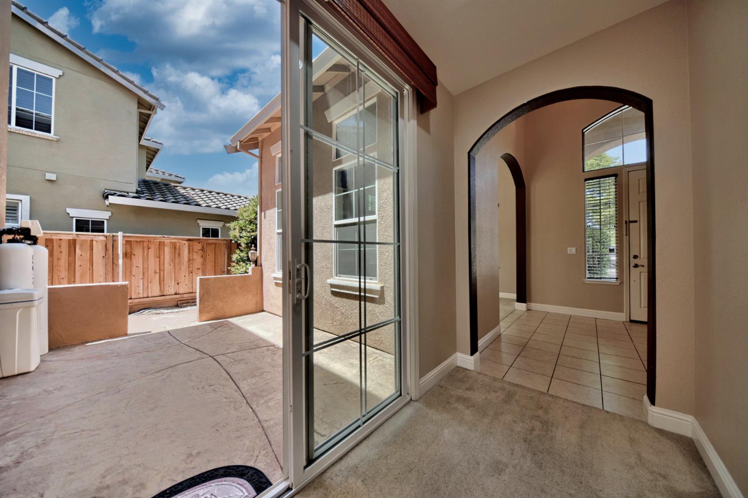 2153 Saddlebrook Ln, Oakdale, CA 95361