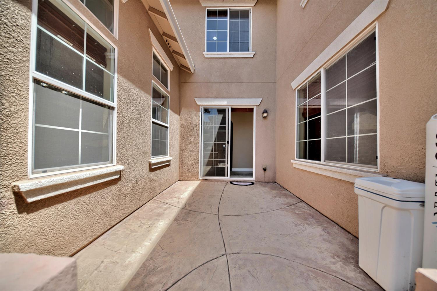 2153 Saddlebrook Ln, Oakdale, CA 95361