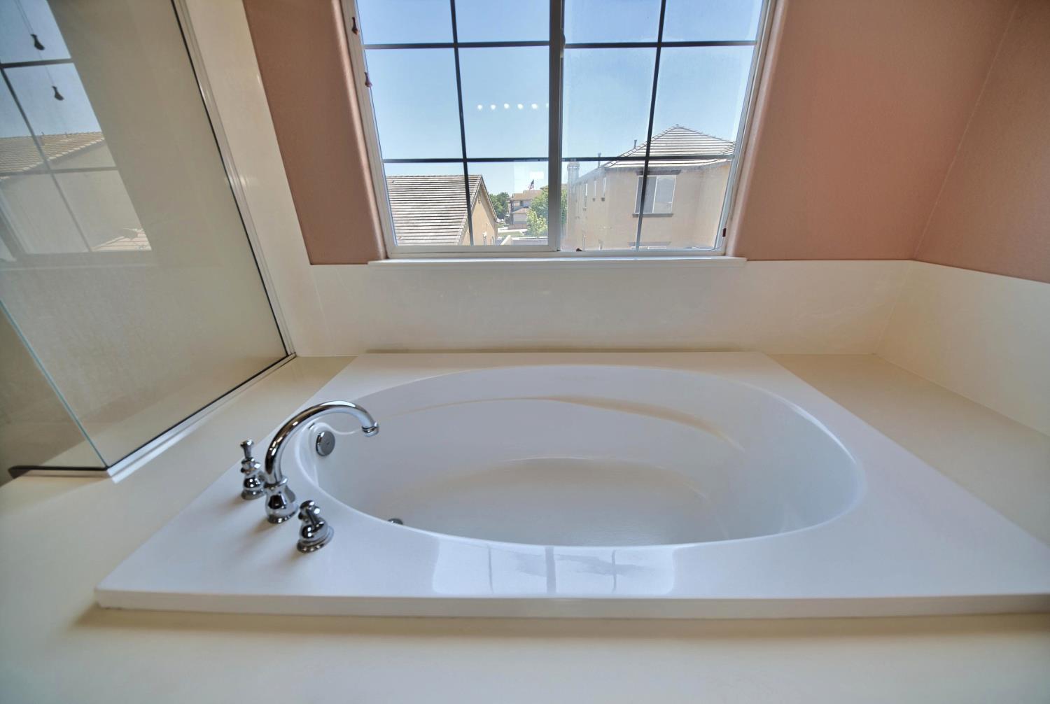 2153 Saddlebrook Ln, Oakdale, CA 95361