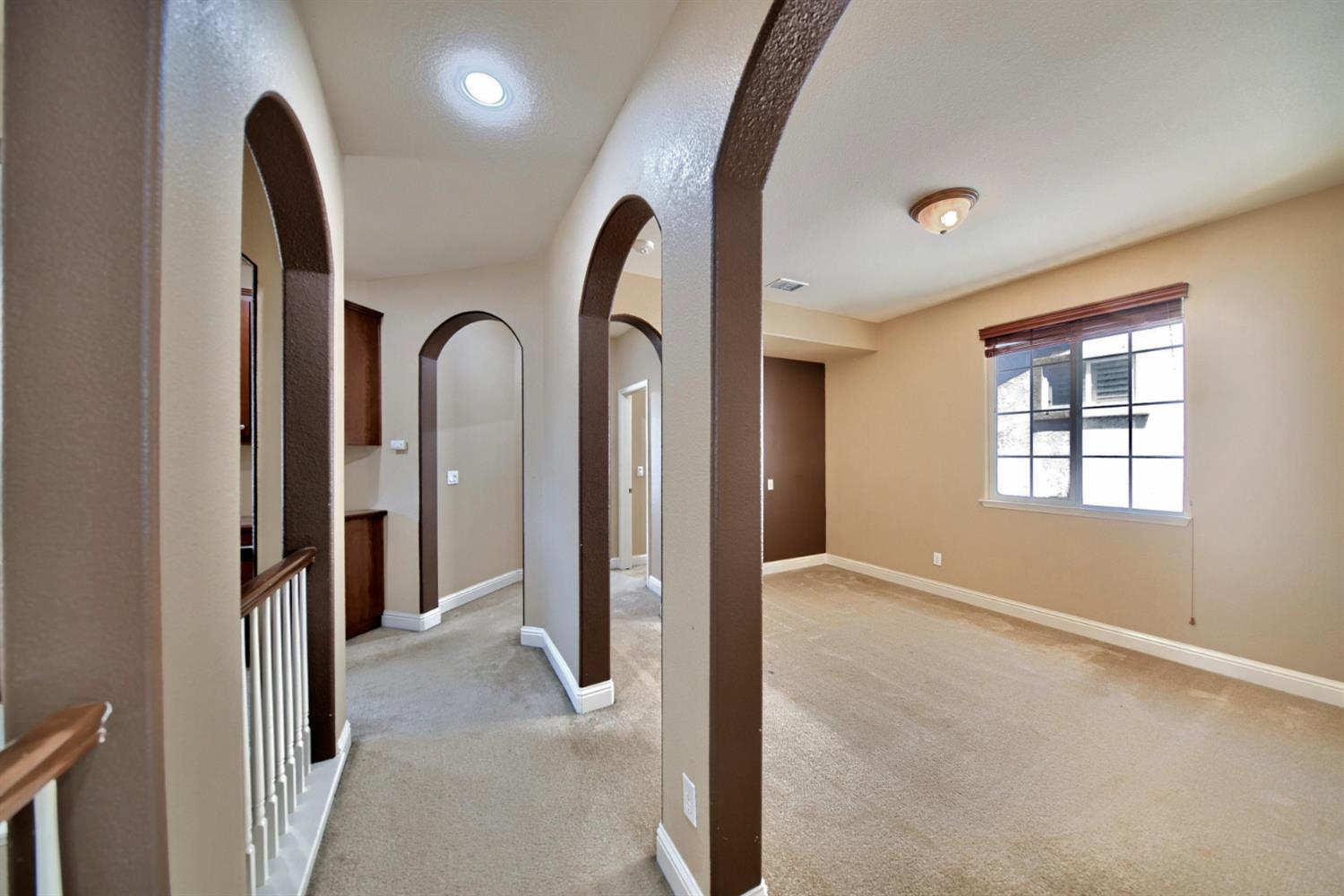 2153 Saddlebrook Ln, Oakdale, CA 95361