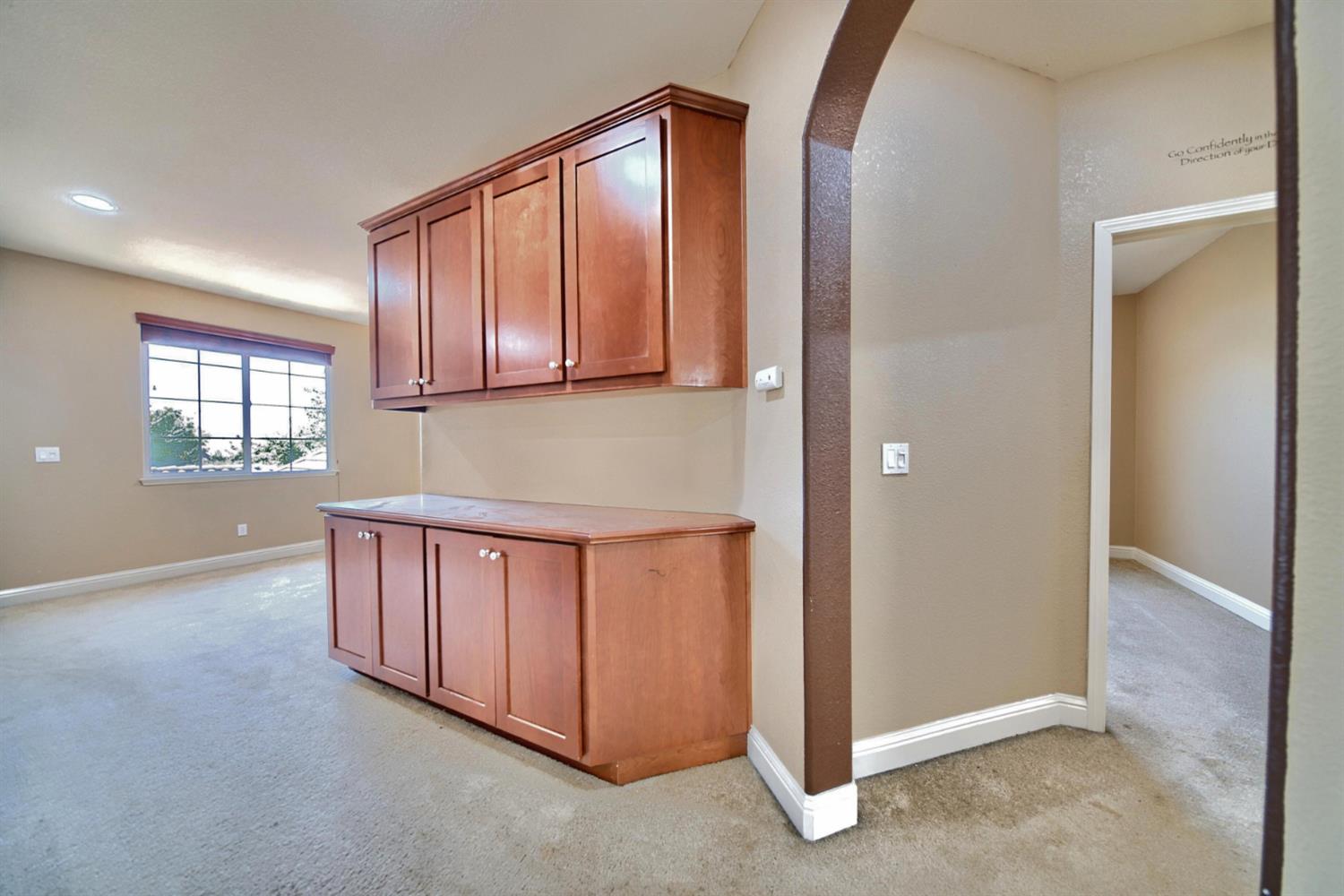 2153 Saddlebrook Ln, Oakdale, CA 95361