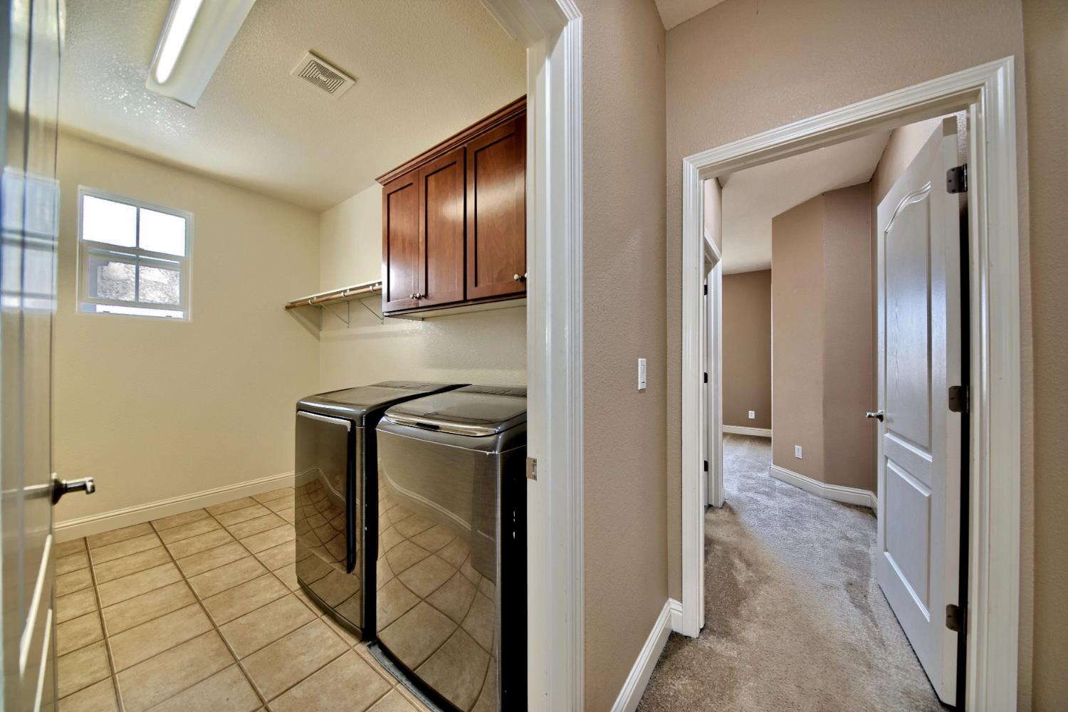 2153 Saddlebrook Ln, Oakdale, CA 95361