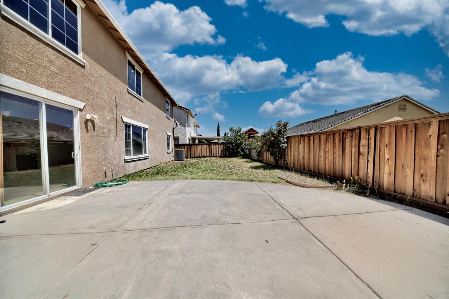 2153 Saddlebrook Ln, Oakdale, CA 95361