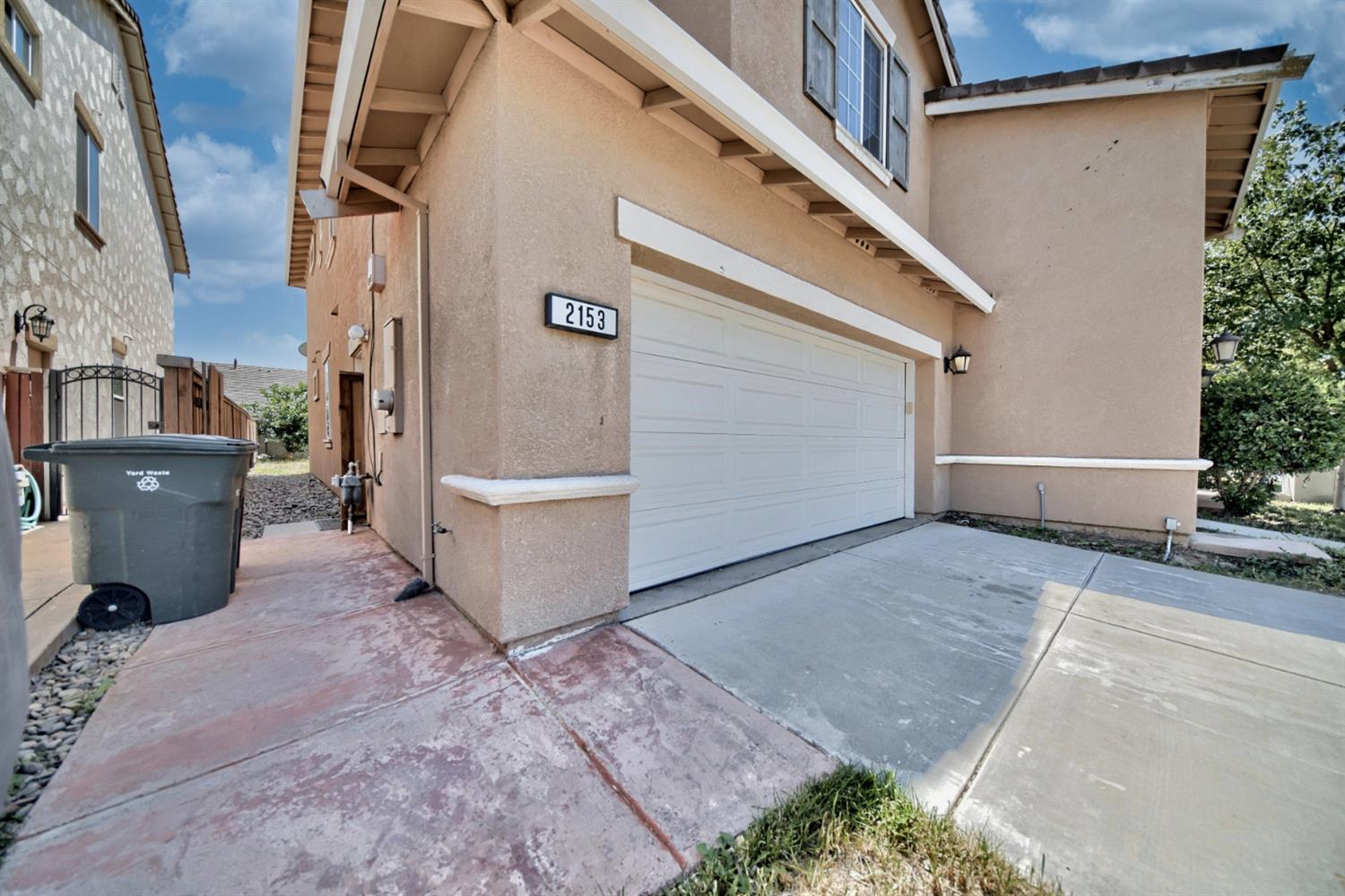 2153 Saddlebrook Ln, Oakdale, CA 95361