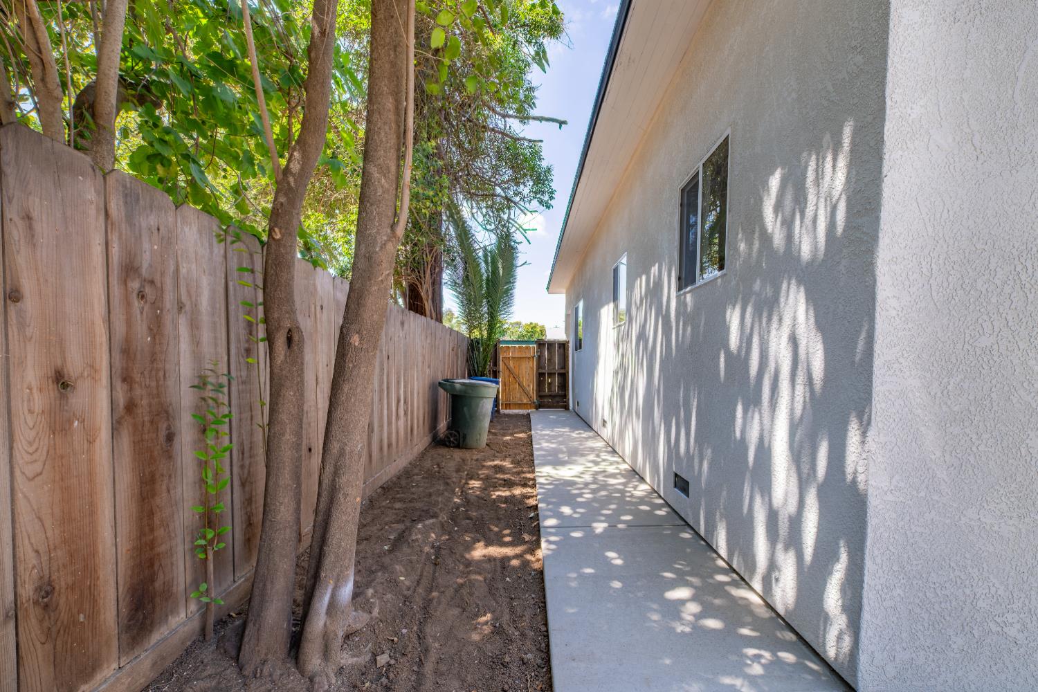 2320 K St, Merced, CA 95340