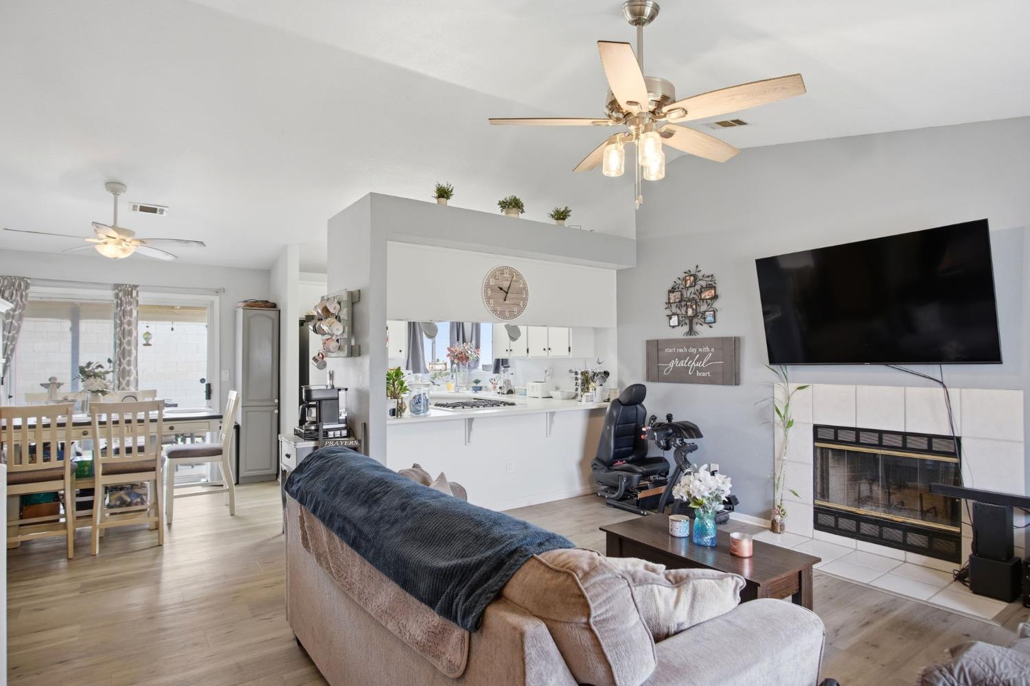 2536 Courtney Ct, Riverbank, CA 95367