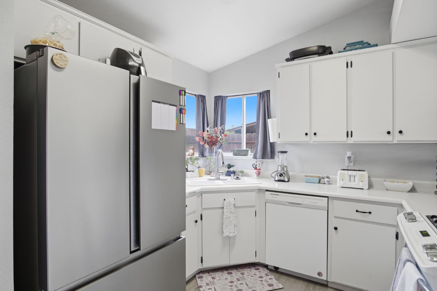 2536 Courtney Ct, Riverbank, CA 95367