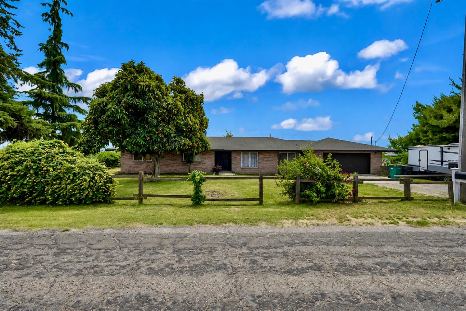 7119 Mercedes Ave, Winton, CA 95388