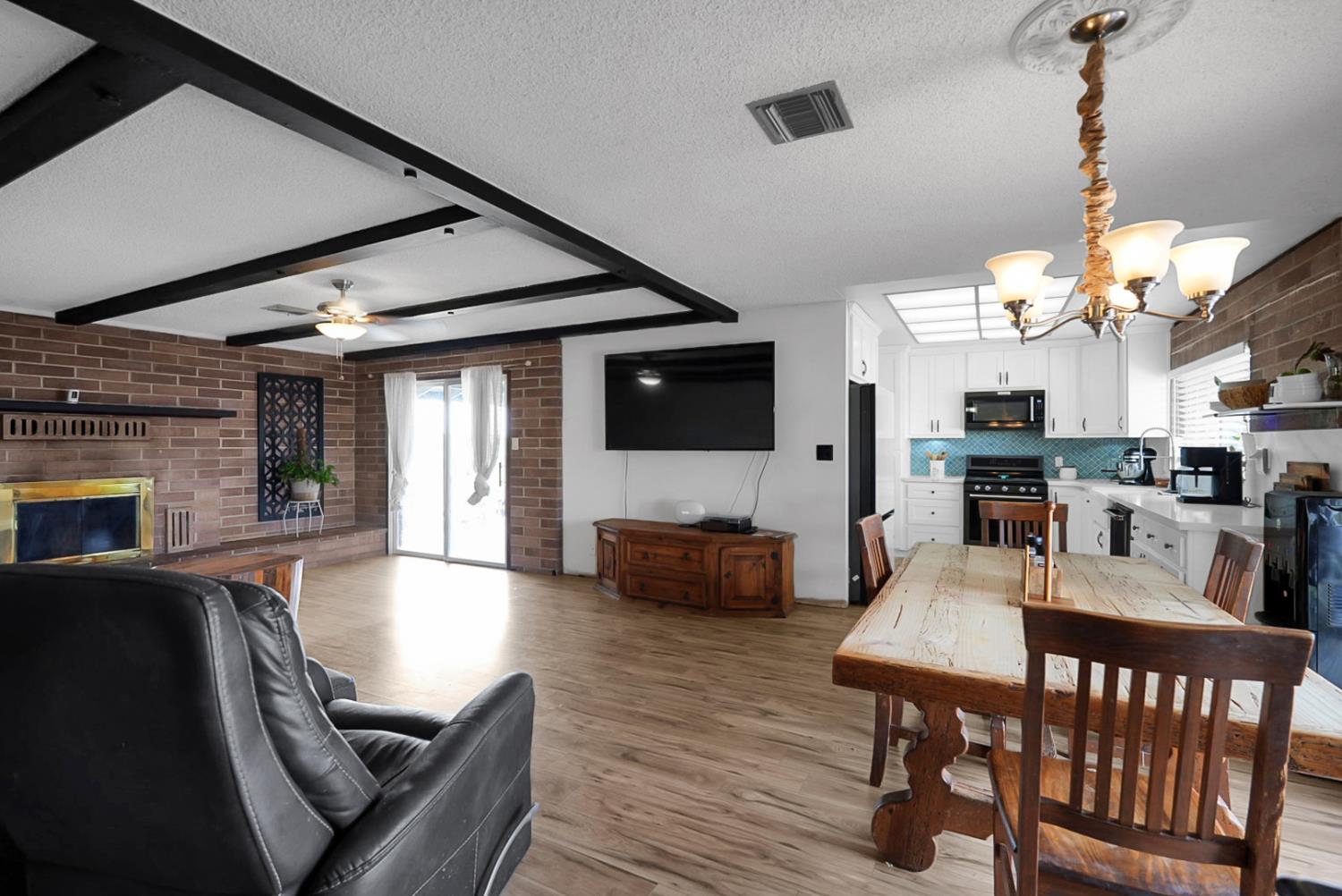 7119 Mercedes Ave, Winton, CA 95388