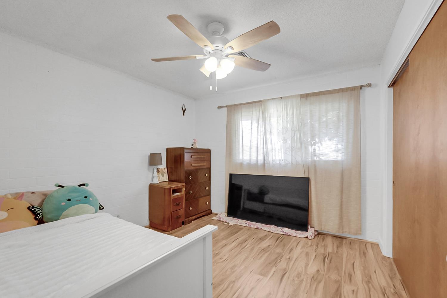 7119 Mercedes Ave, Winton, CA 95388
