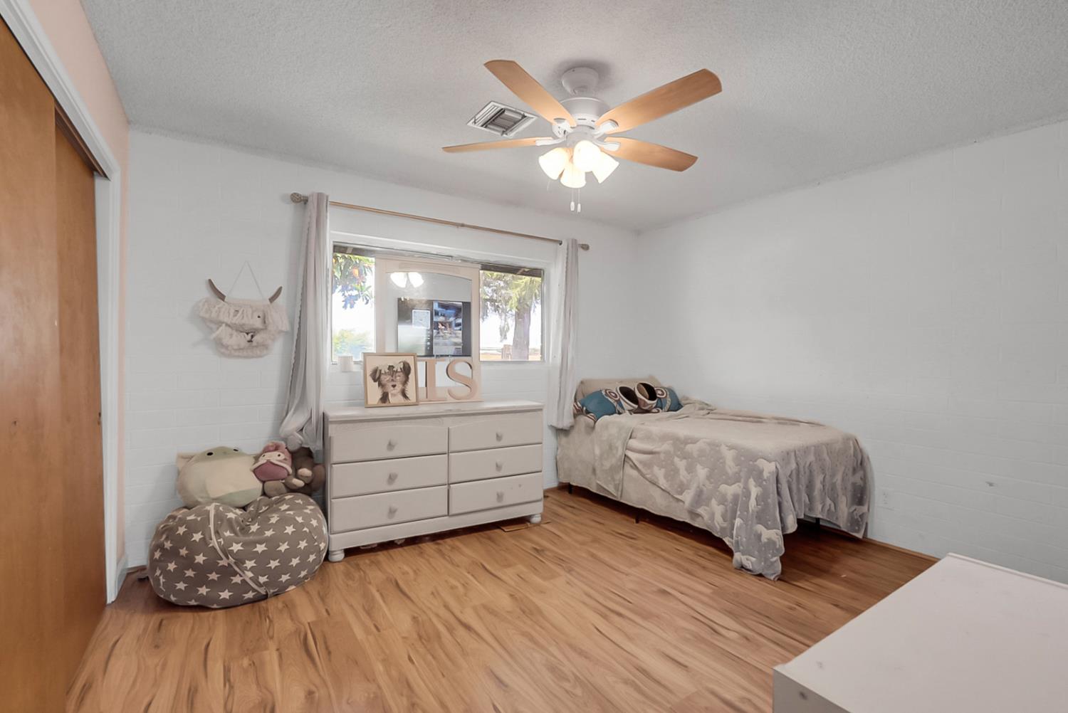 7119 Mercedes Ave, Winton, CA 95388