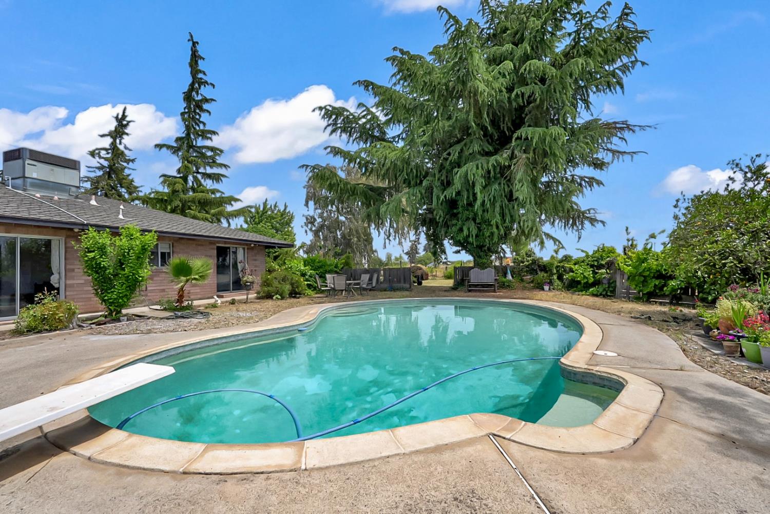 7119 Mercedes Ave, Winton, CA 95388