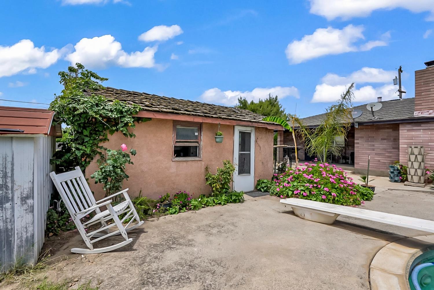7119 Mercedes Ave, Winton, CA 95388
