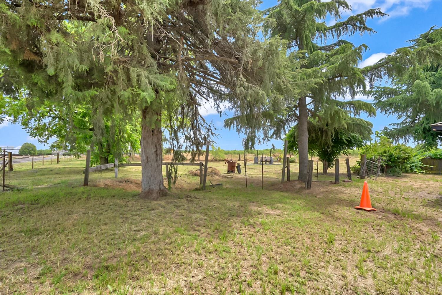 7119 Mercedes Ave, Winton, CA 95388