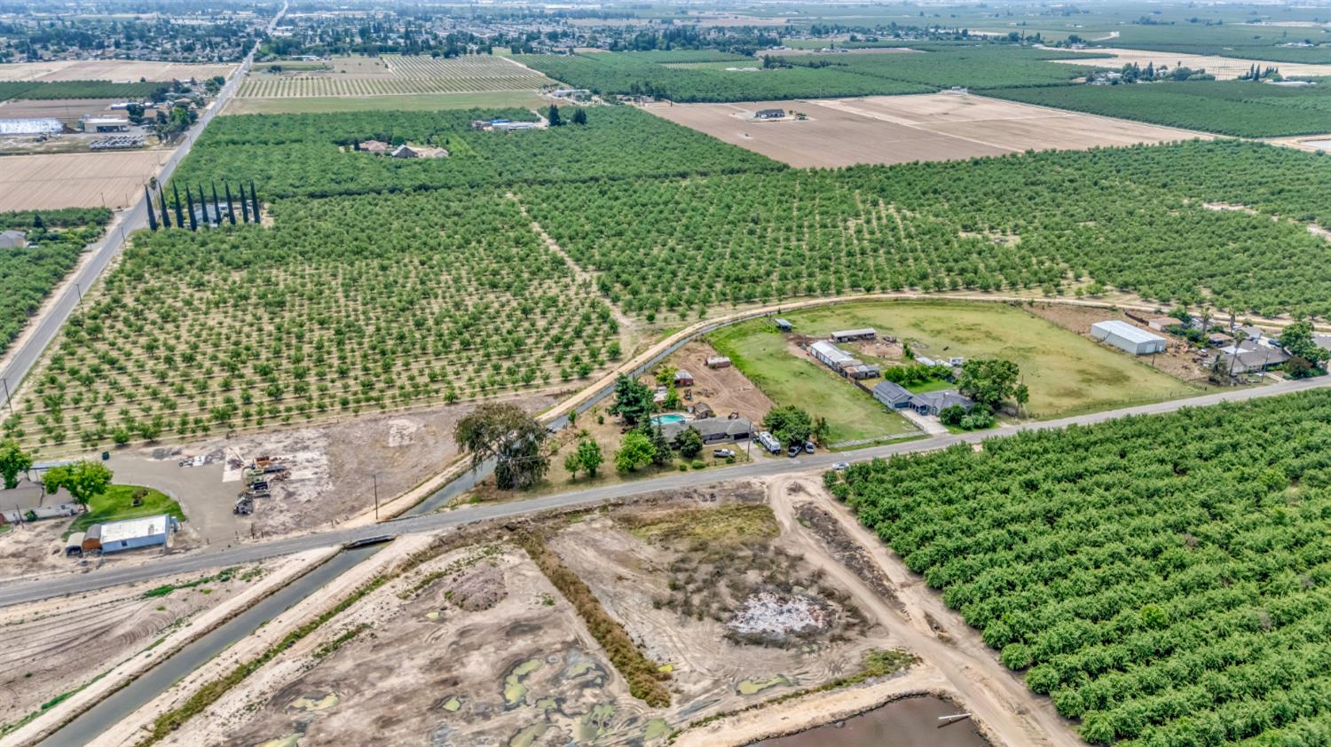 7119 Mercedes Ave, Winton, CA 95388