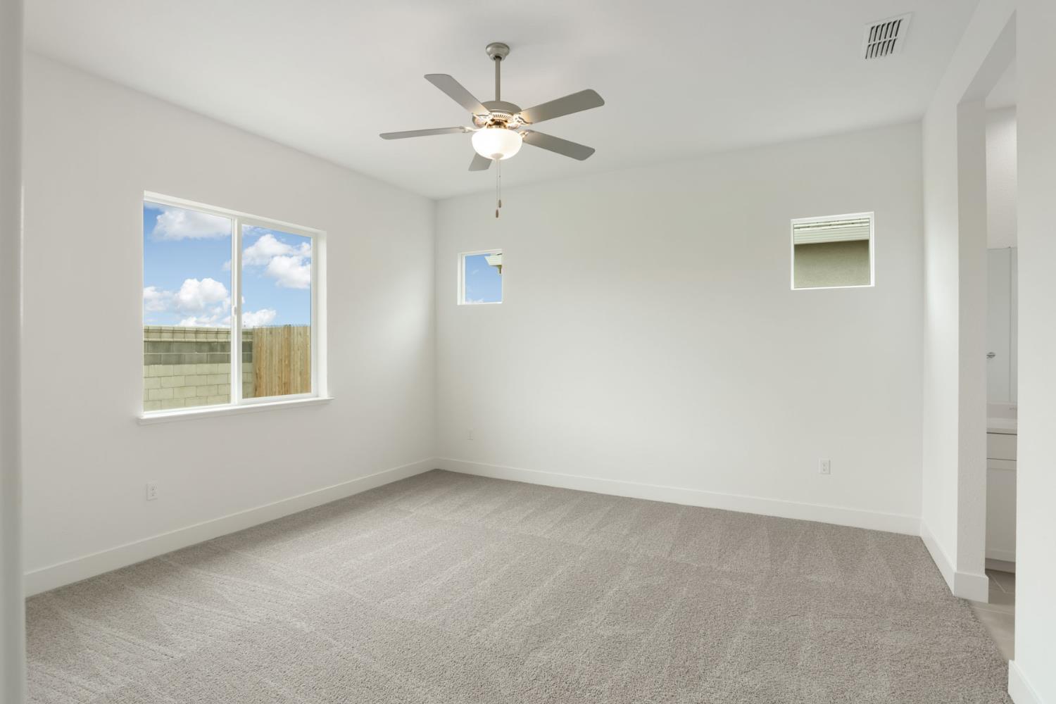 484 Vinal Dr, Manteca, CA 95337