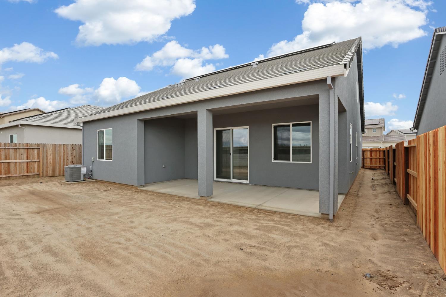 484 Vinal Dr, Manteca, CA 95337