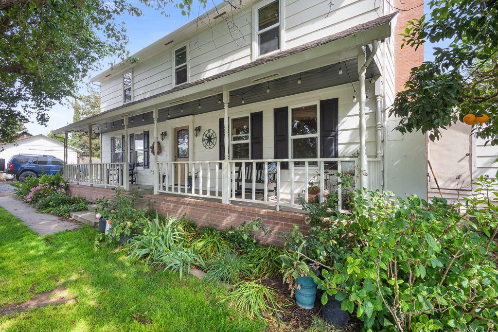 13513 Vineyard Rd, Waterford, CA 95386