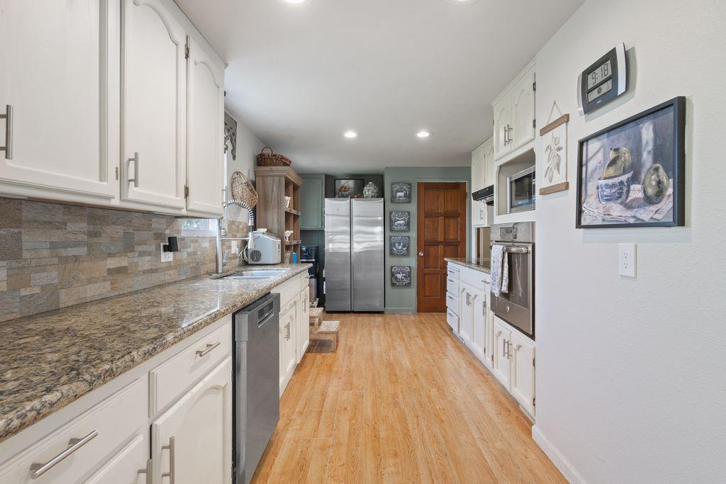 13513 Vineyard Rd, Waterford, CA 95386