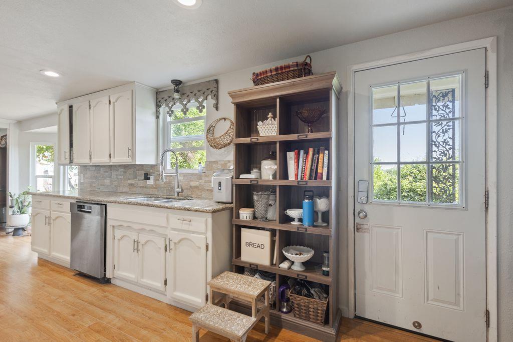 13513 Vineyard Rd, Waterford, CA 95386