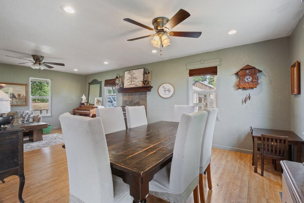 13513 Vineyard Rd, Waterford, CA 95386