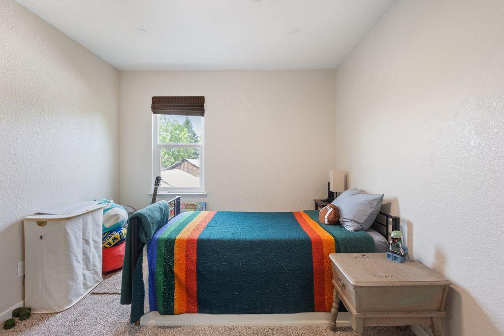 13513 Vineyard Rd, Waterford, CA 95386