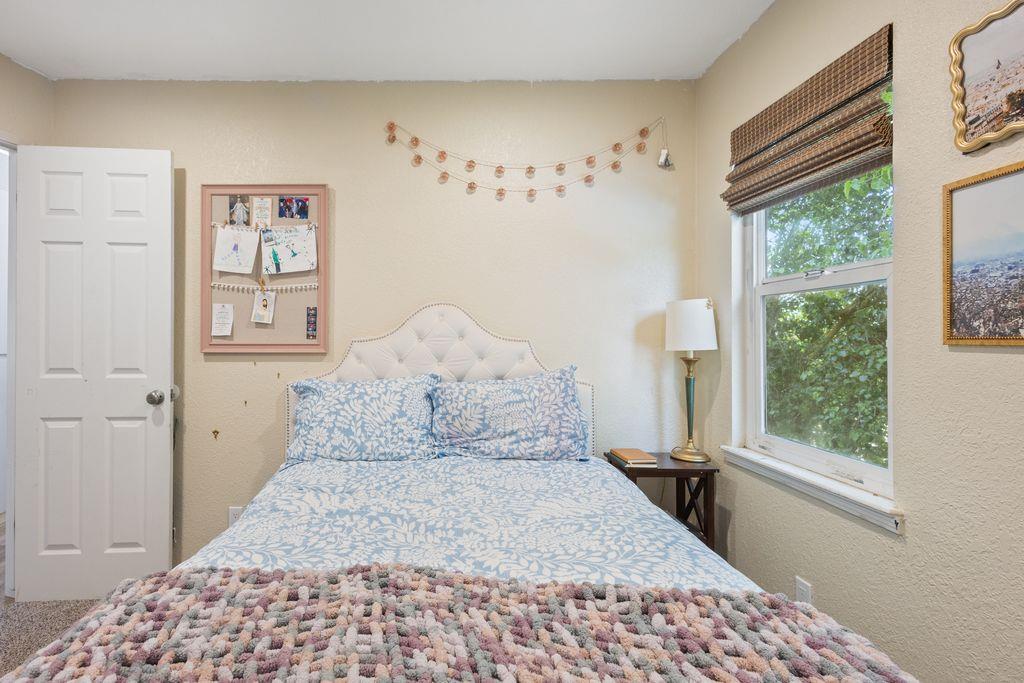 13513 Vineyard Rd, Waterford, CA 95386